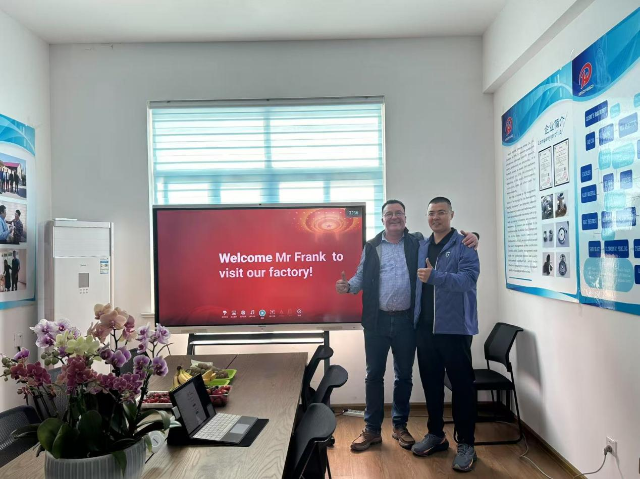 زار العميل البلجيكي المصنع مرتين