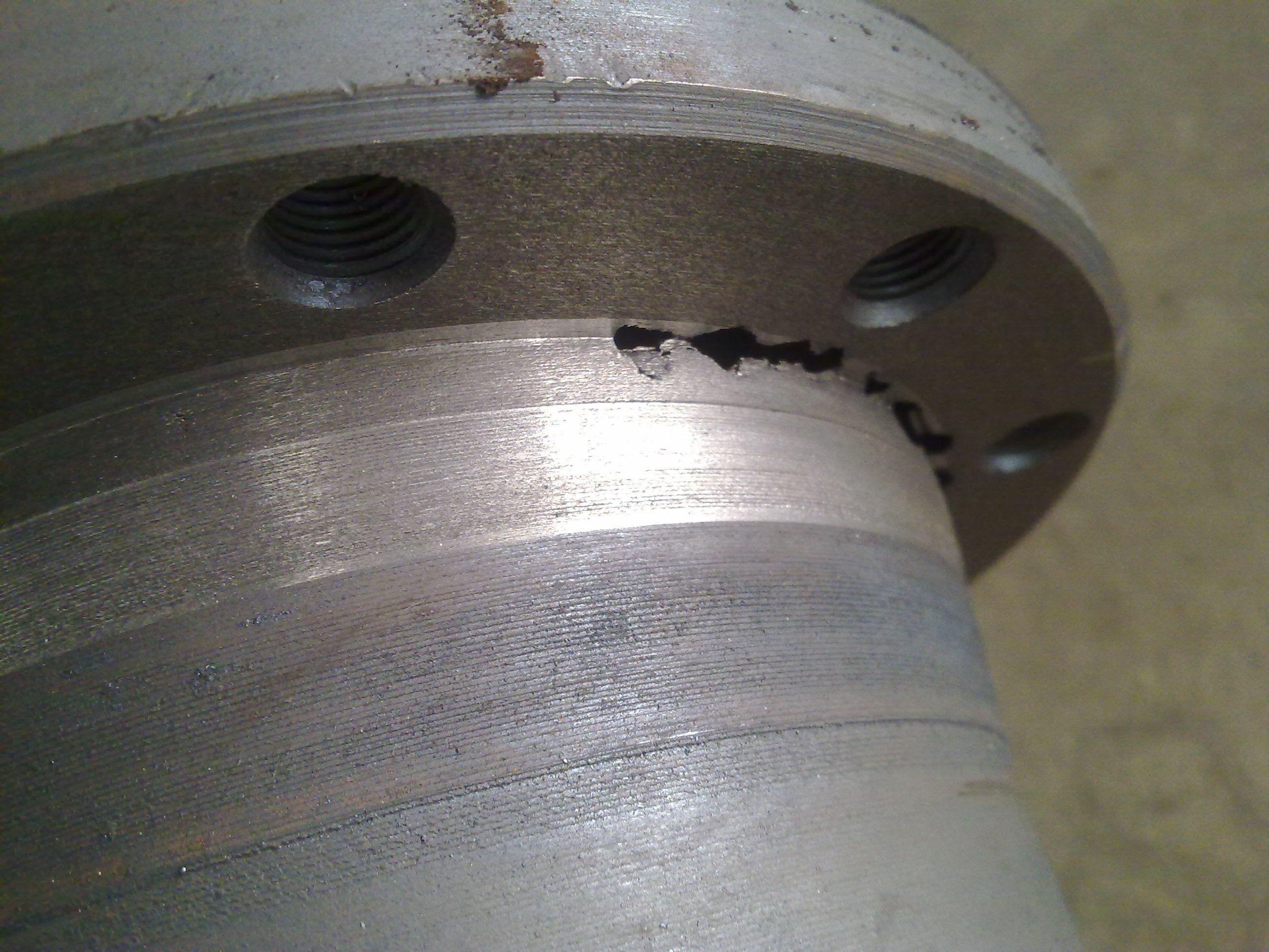 ما هي أسباب عيوب تشققات الفولاذ المصبوب؟